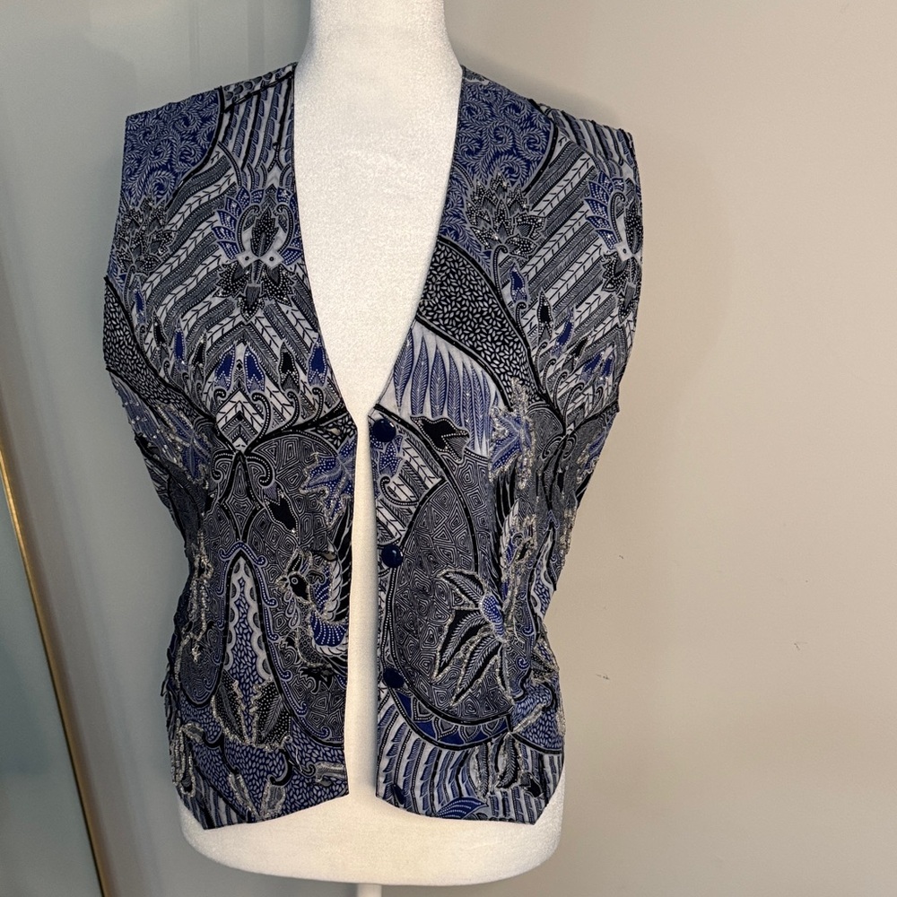Sleeveless Paisley-Print Tunic Vest in Blue and Gray